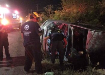 volcadura vehículo en Allende
