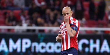 Directiva de las Chivas dicen si Chicharito Hernández continuará