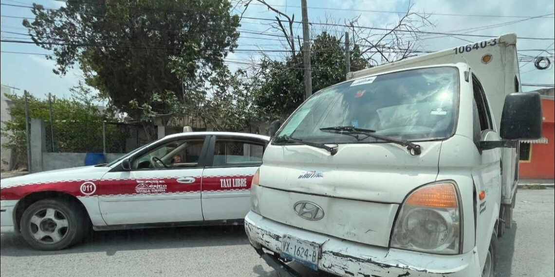 Accidente en bulevar Revolución Poniente complica vialidad en el centro de Reynosa, Tamaulipas