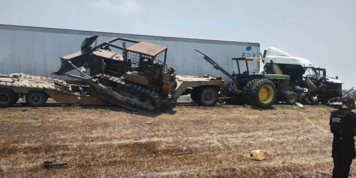 Accidente entre tráilers y camioneta provoca caos vial en entrada a González, Tamaulipas