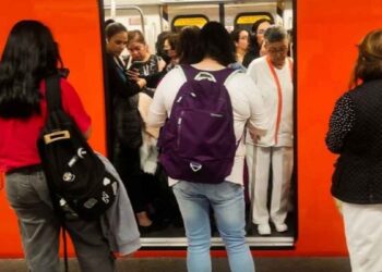 Adolescente de 13 años da a luz en estación del Metro de CDMX
