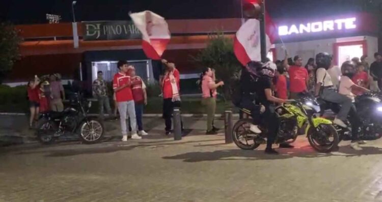 Aficionados celebran triunfo Toluca