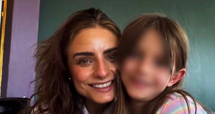 Aislinn Derbez rompe en llanto al hablar de su hija Kailani