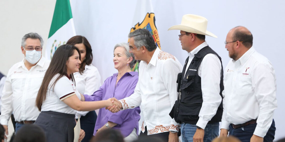 Atestigua Américo entrega de becas en Tula, Tamaulipas y destaca apoyo de la presidenta Claudia