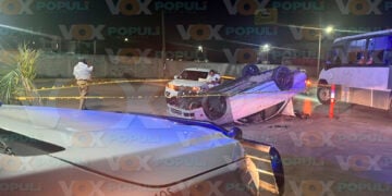Auto termina volcado tras choque en Altamira, Tamaulipas