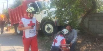 Camión impacta Montemorelos