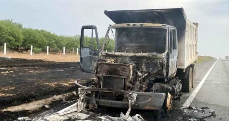 Camión incendia autopista Reynosa