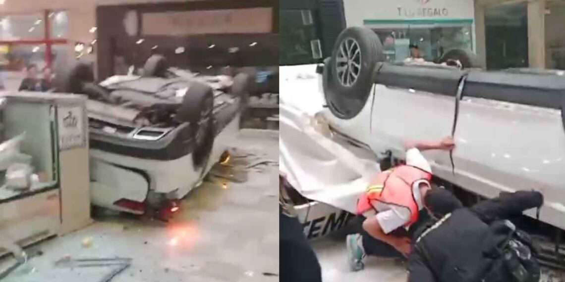 Camioneta cae desde el tercer piso de la Plaza Lilas en la CDMX; reportan una persona atrapada