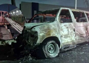 Camioneta se impacta contra un barandal de contención y se incendia en Apodaca; hay 3 heridos