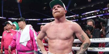 Canelo Álvarez ya no es el boxeador mejor pagado del mundo en 2025, según Forbes