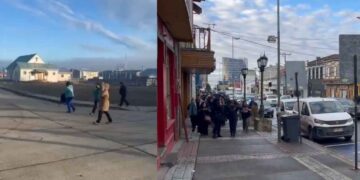 Chile activa alerta de tsunami tras sismo de magnitud 7.5 en el sur del país