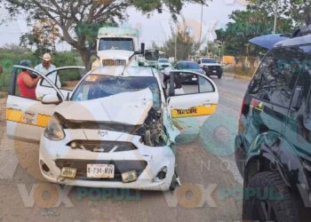 Choque de taxi en Altamira Tamaulipas, deja cuatro personas lesionadas