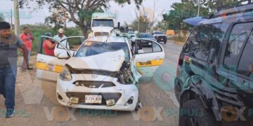Choque de taxi en Altamira Tamaulipas, deja cuatro personas lesionadas