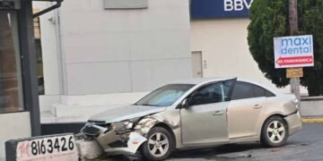 Choque entre auto y camioneta deja lesionados leves en Matamoros, Tamaulipas