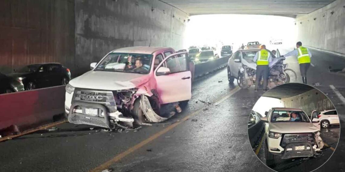 Choque frontal en la Avenida Paseo de los Leones de Monterrey deja 2 heridos