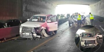 Choque frontal en la Avenida Paseo de los Leones de Monterrey deja 2 heridos