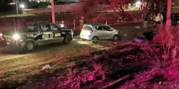 Choque frontal entre motocicleta y vehículo deja a 2 jovencitos sin vida en Tlajomulco, Jalisco