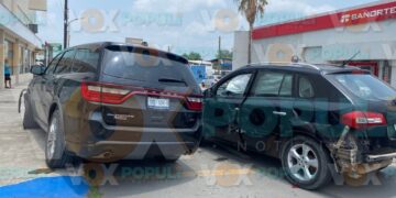 Choque múltiple en el centro de Ciudad Victoria deja daños materiales