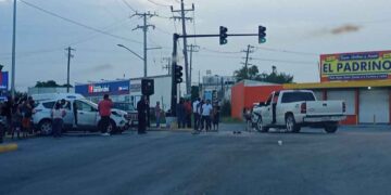 Aparatoso accidente en Reynosa colapsa vialidad