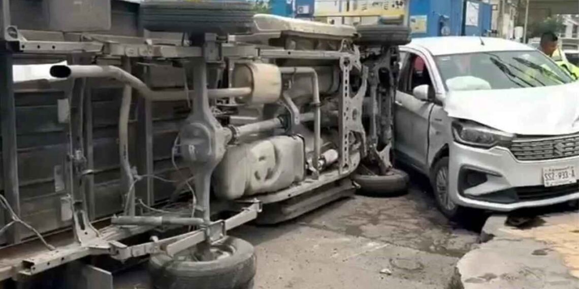 Choque volcadura Monterrey