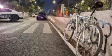 Ciclista muere Iztacalco