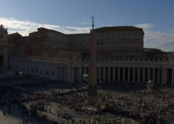 Cierran las puerta de la Capilla Sixtina e inicia la votación para elegir al sucesor del Papa Francisco