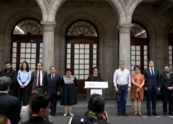Clara Brugada ofrece conferencia de prensa tras el asesinato de su secretaria y a su asesor