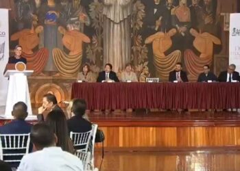 Claudia Sheinbaum anuncia aumento salarial del 9% a maestros