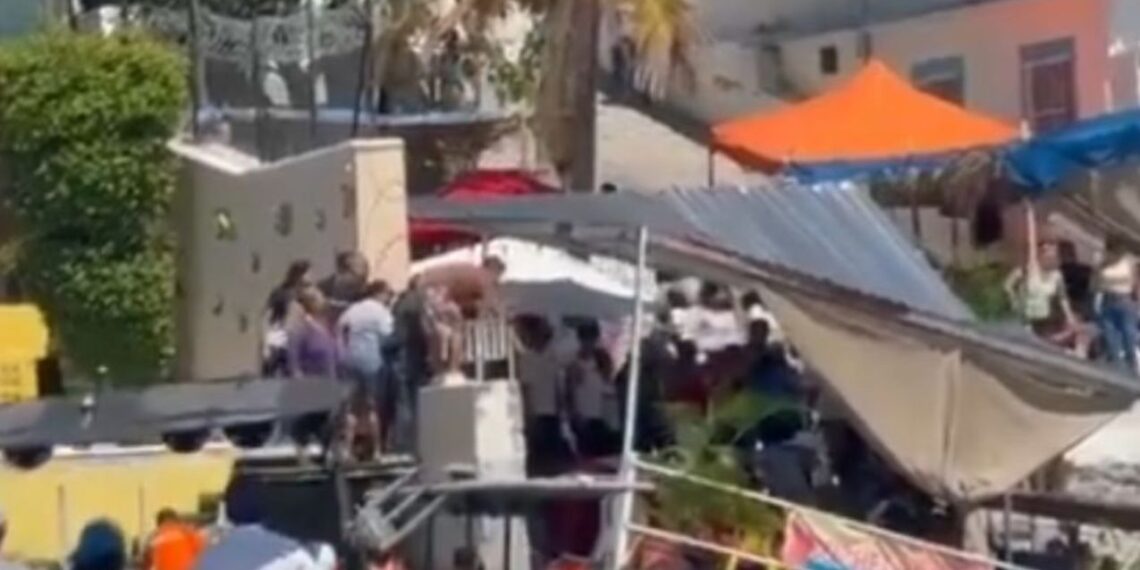 Colapsa muelle en el Lago de Tequesquitengo durante espectáculo