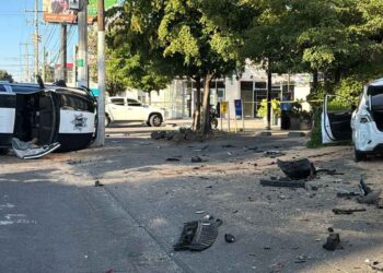Colisión entre automóvil y patrulla deja al menos 4 lesionados en Zapopan, Jalisco