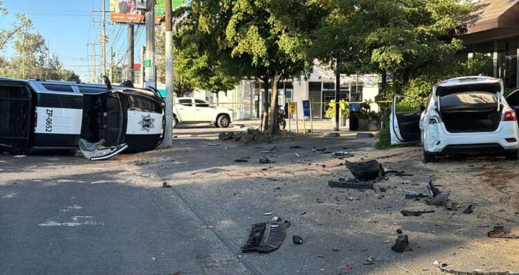 Colisión entre automóvil y patrulla deja al menos 4 lesionados en Zapopan, Jalisco