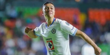 Cruz Azul pierde a Andrés Montaño por lesión en semifinal ante América