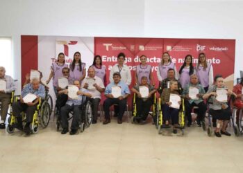 DIF Tamaulipas encabeza entrega de actas de nacimiento a adultos mayores, en colaboración con la Secretaría General de Gobierno