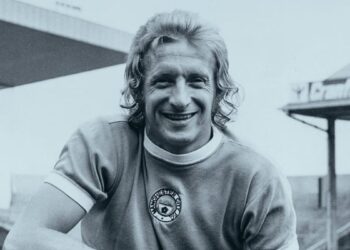 Denis Law 6 goles