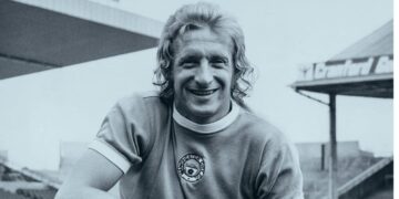 Denis Law 6 goles