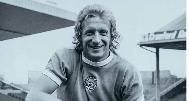 Denis Law 6 goles