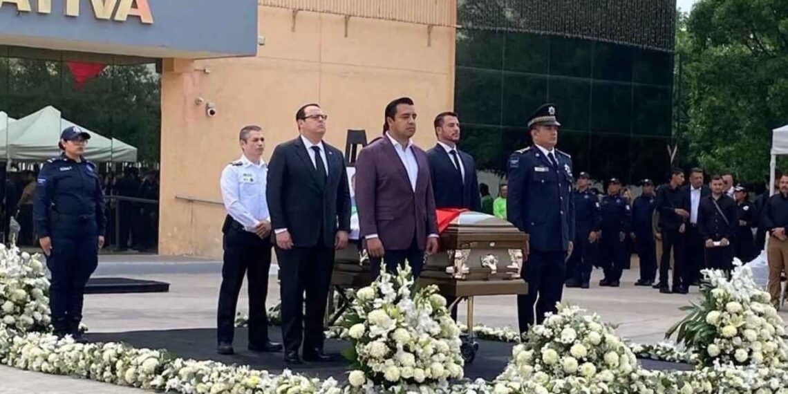 Despiden a Sandra Guadalupe, agente de tránsito que murió atropellada por un automovilista en Santa Catarina, NL