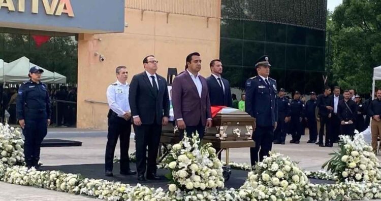 Despiden a Sandra Guadalupe, agente de tránsito que murió atropellada por un automovilista en Santa Catarina, NL