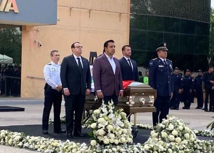 Despiden a Sandra Guadalupe, agente de tránsito que murió atropellada por un automovilista en Santa Catarina, NL