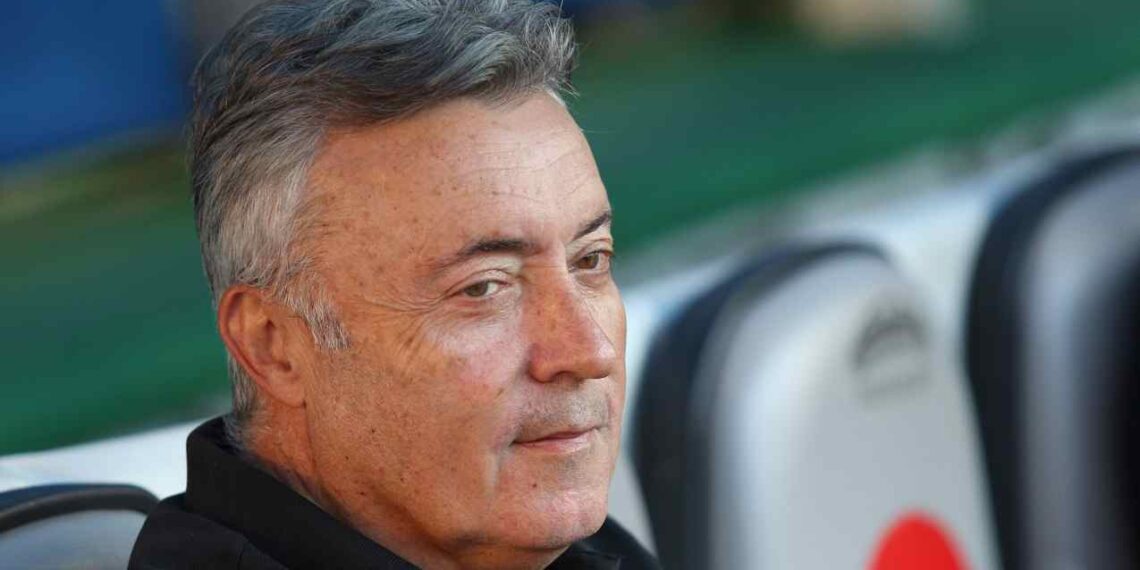 Domènec Torrent queda fuera de Chivas y ahora suena para Rayados