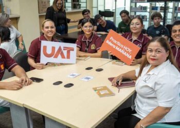 Egresados y estudiantes de la UAT comparten experiencias de la práctica profesional