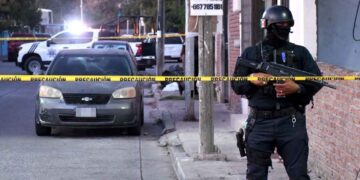 hombre oficinas de seguros Mazatlán