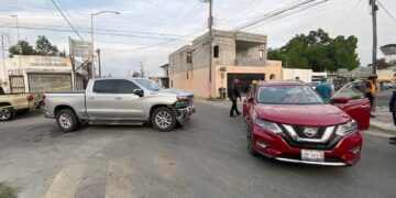 Abuelita resulta lesionada tras fuerte choque en Nuevo Laredo, Tamaulipas