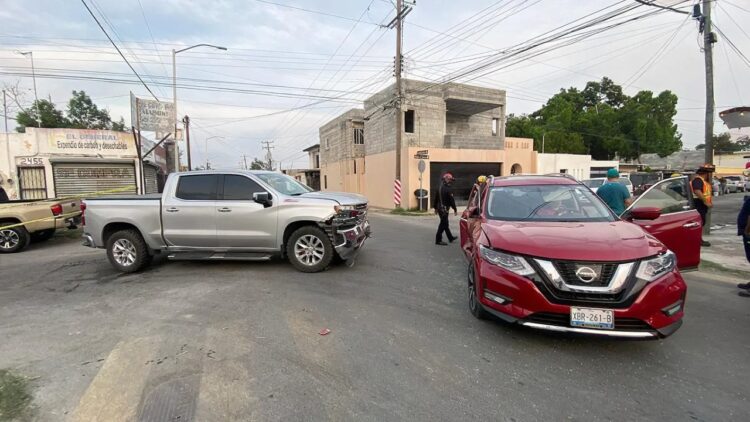 Abuelita resulta lesionada tras fuerte choque en Nuevo Laredo, Tamaulipas