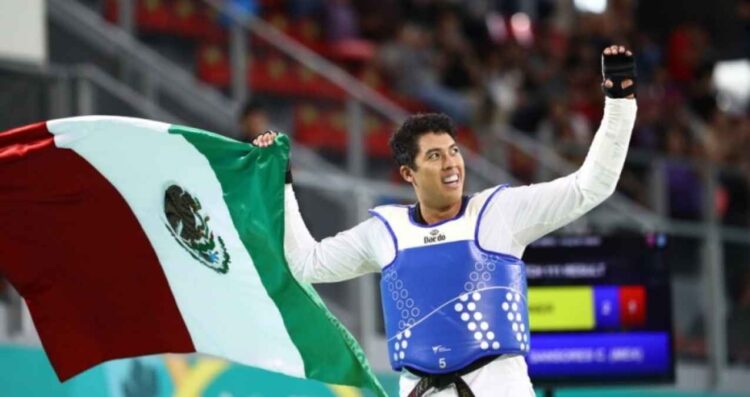 taekwondoín Carlos Sansores