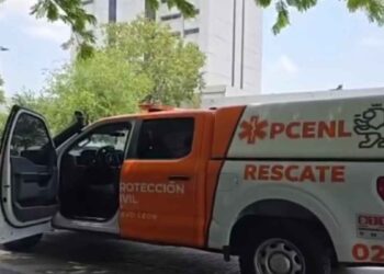 Elevador falla en clínica del IMSS de Monterrey, Nuevo León y deja a ocho personas atrapadas
