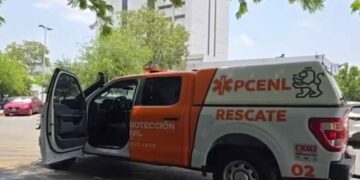 Elevador falla en clínica del IMSS de Monterrey, Nuevo León y deja a ocho personas atrapadas