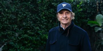 Emerson Fittipaldi elogia a Checo Pérez y critica la falta de apoyo de Red Bull