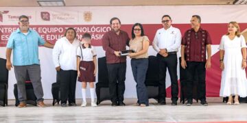 Entrega SET equipo tecnológico a primarias y telesecundarias en Reynosa, Tamaulipas