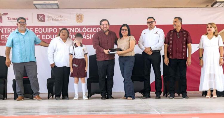 Entrega SET equipo tecnológico a primarias y telesecundarias en Reynosa, Tamaulipas